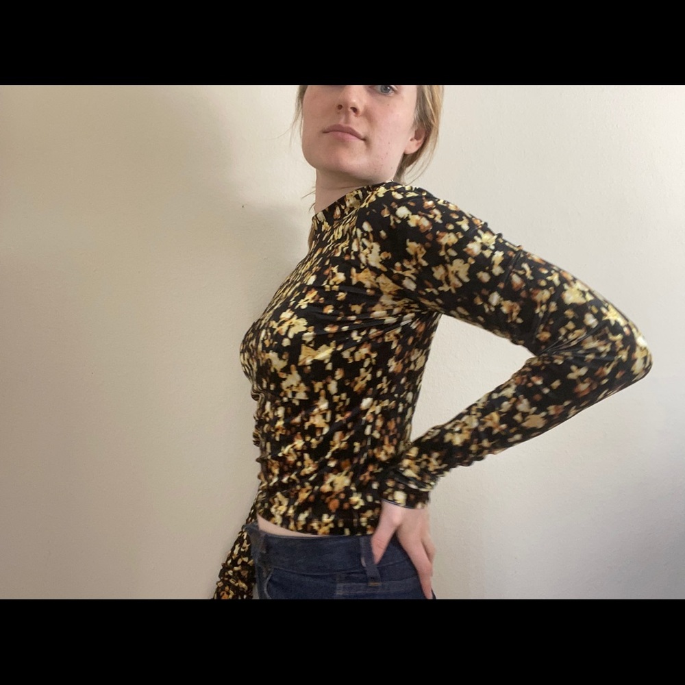 &other stories velvet crop top